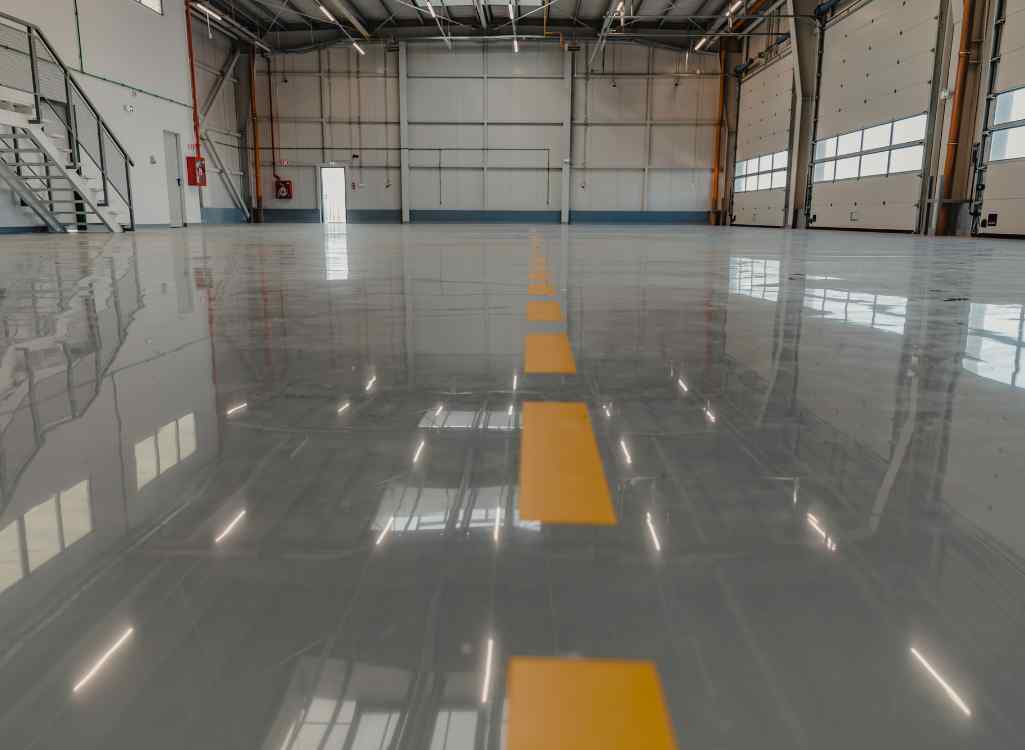 Cách vệ sinh sàn epoxy đúng cách